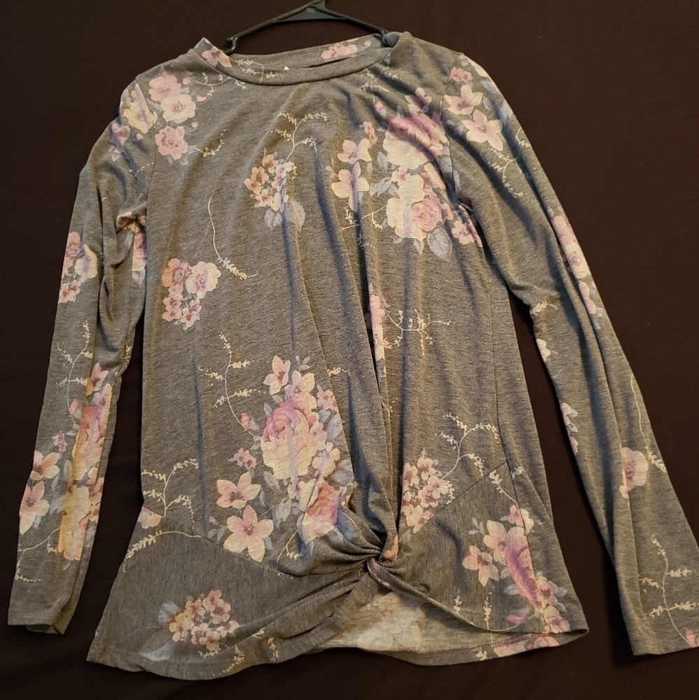 Long-Sleeved Boutique Shirt Size Medium